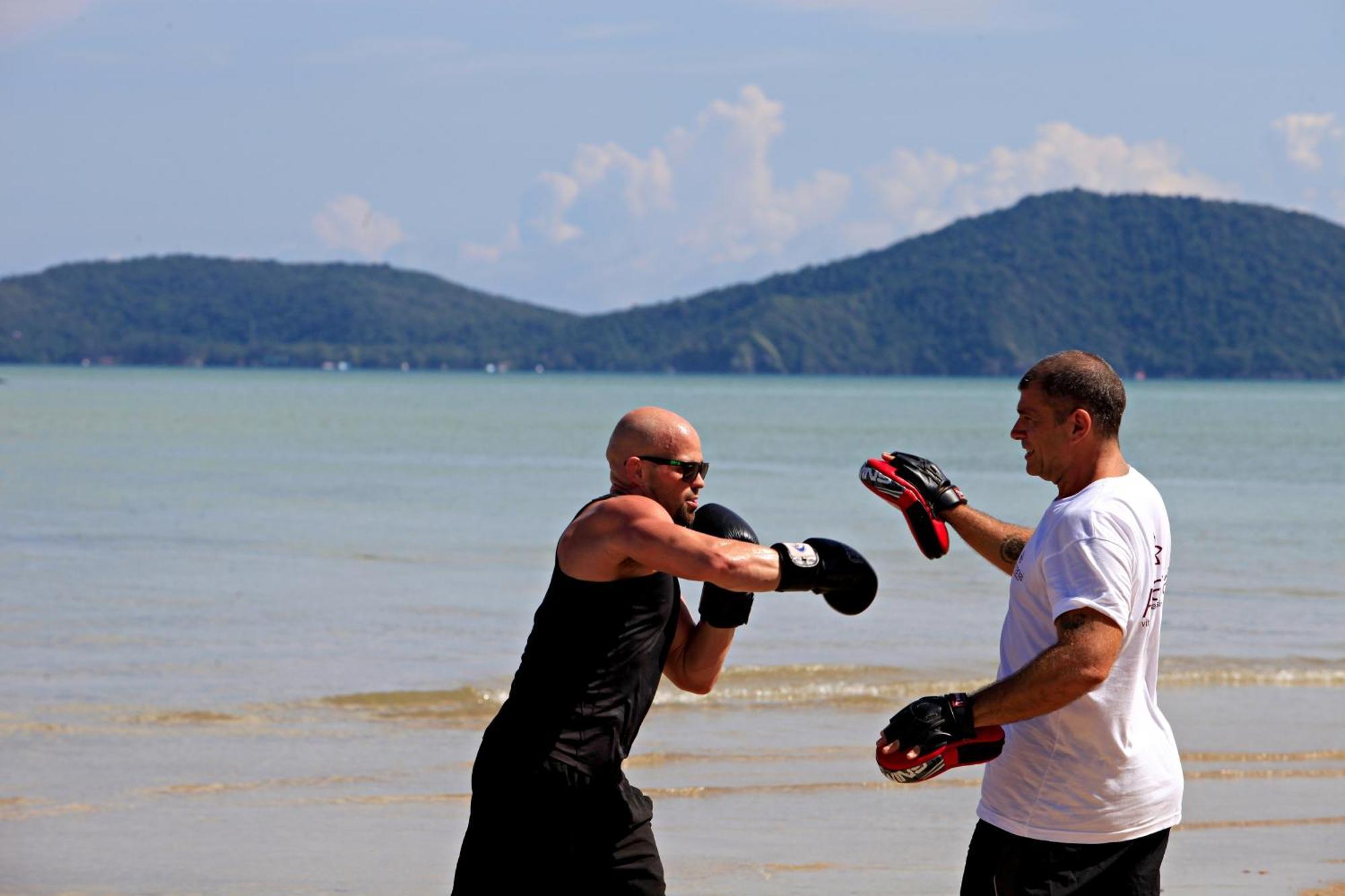 Friendship Beach Resort & Atmanjai Wellness Centre Rawai Ngoại thất bức ảnh
