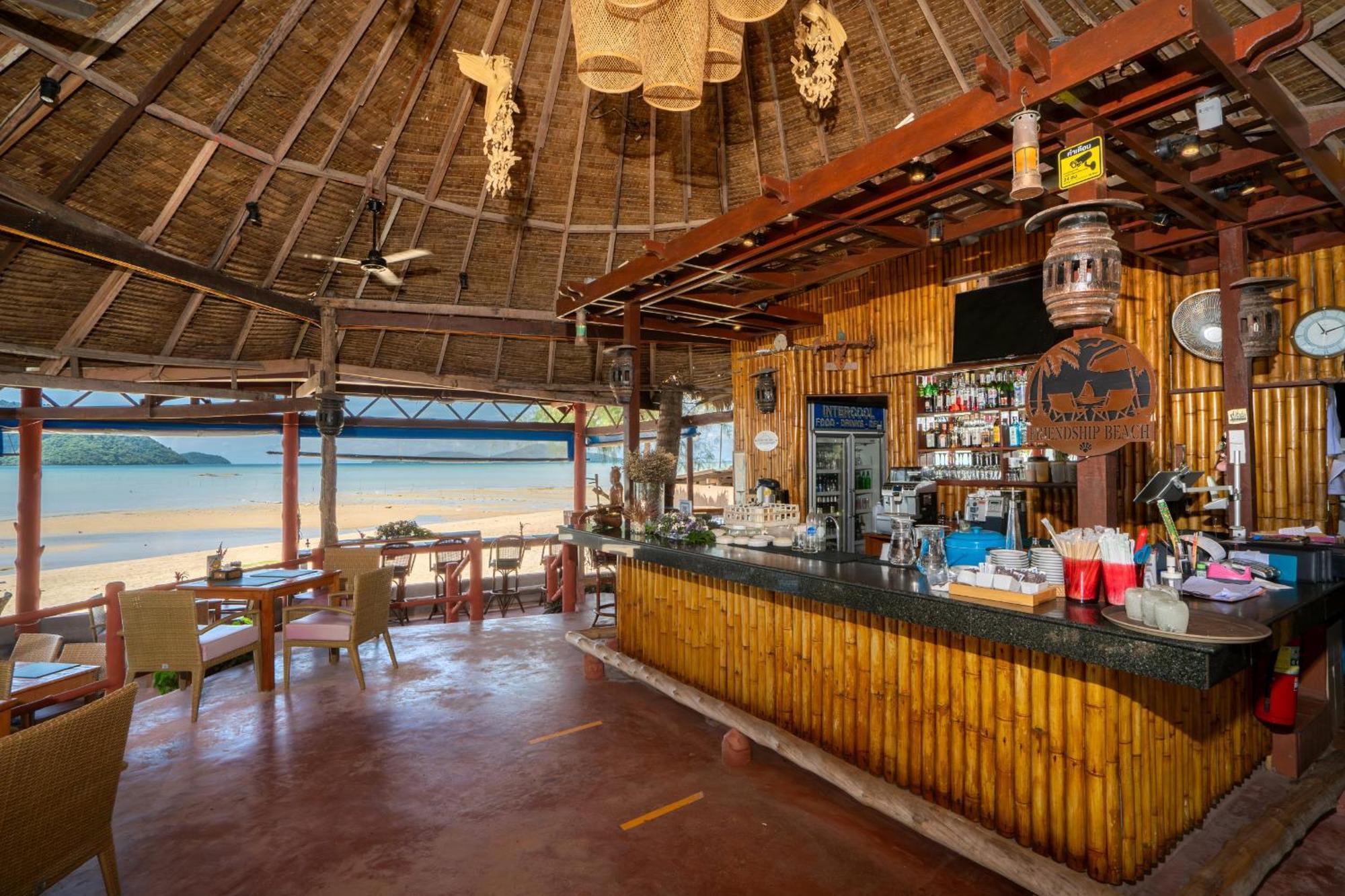 Friendship Beach Resort & Atmanjai Wellness Centre Rawai Ngoại thất bức ảnh