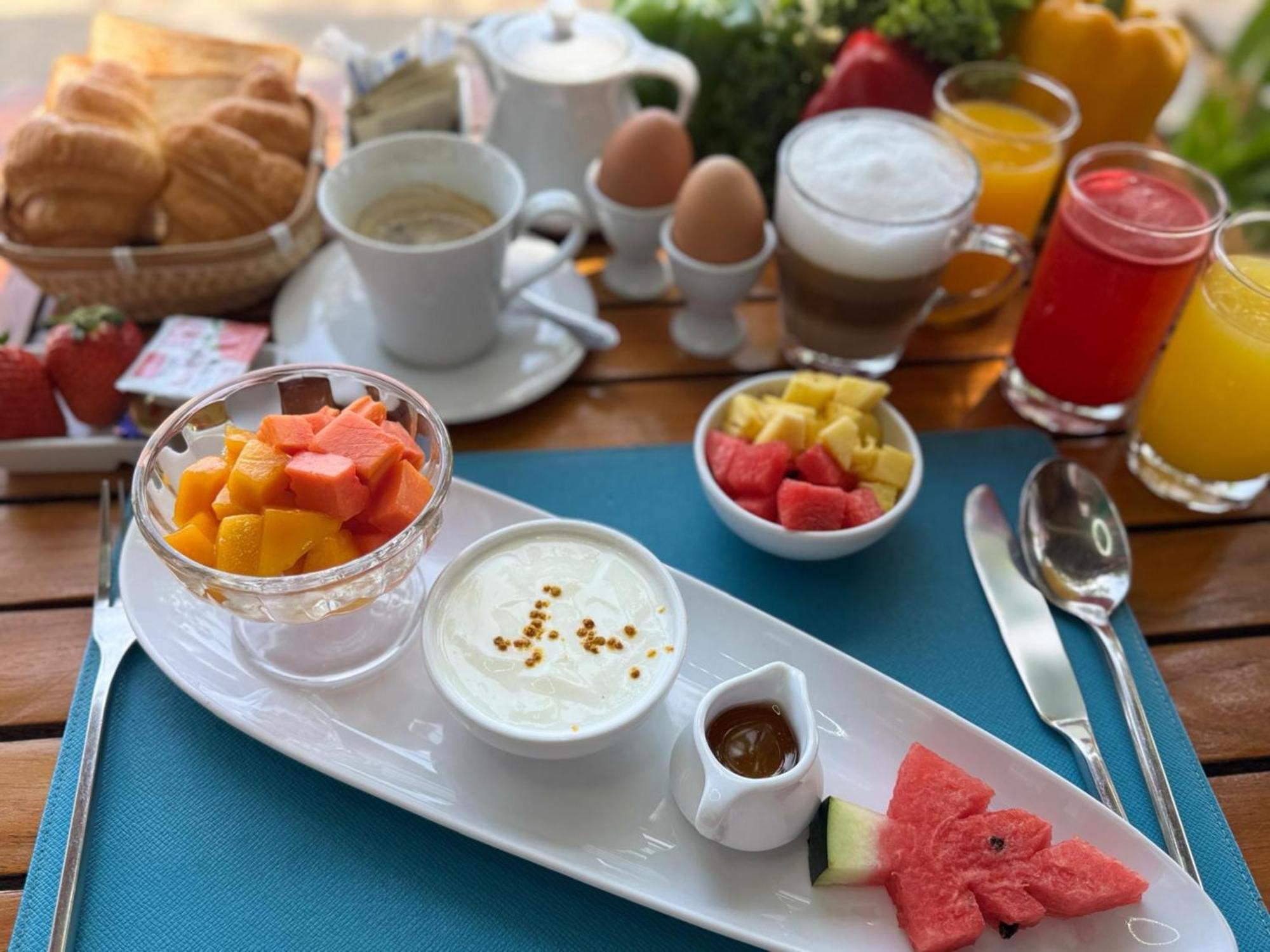 Friendship Beach Resort & Atmanjai Wellness Centre Rawai Ngoại thất bức ảnh